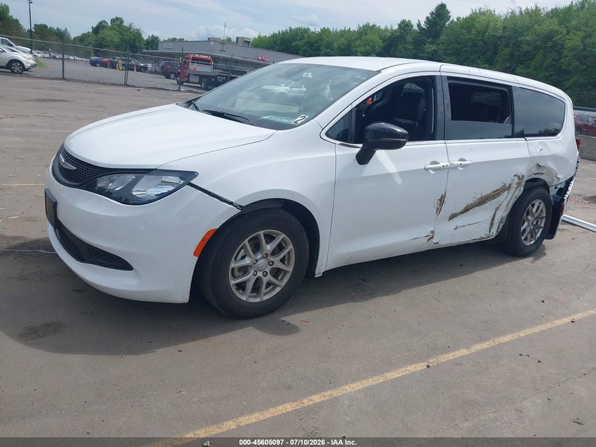 2026 Chrysler Voyager VIN 2C4RC1CG6TR173061 IAAI salvage auction — SIDE, Wait Title, sold $11,775 on 2026-08-13 (photo 2)