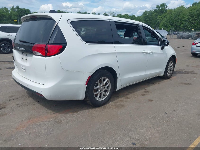 2026 Chrysler Voyager VIN 2C4RC1CG6TR173061 IAAI salvage auction — SIDE, Wait Title, sold $11,775 on 2026-08-13 (photo 4)