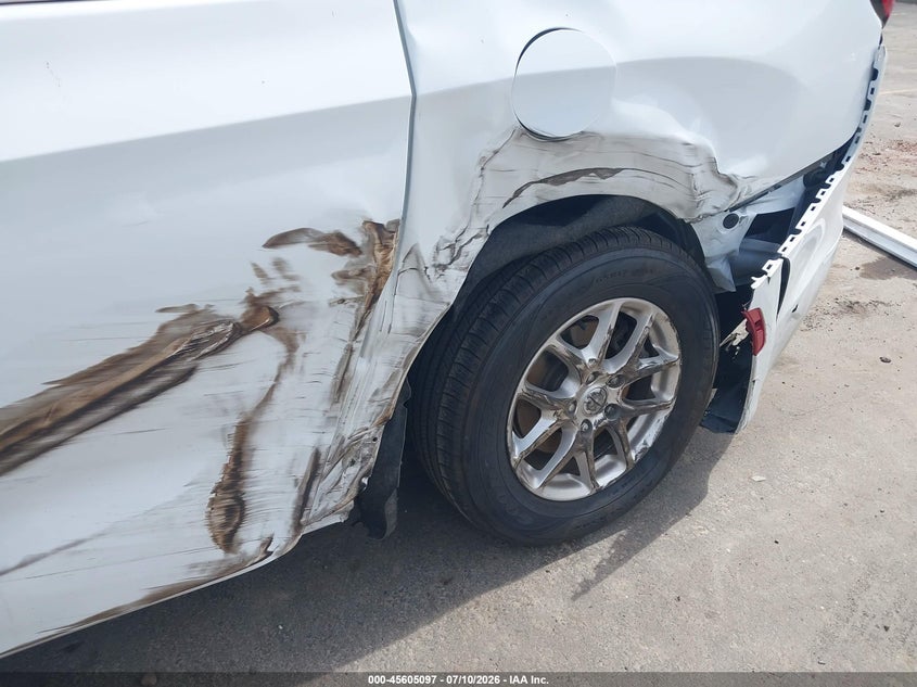 2026 Chrysler Voyager VIN 2C4RC1CG6TR173061 IAAI salvage auction — SIDE, Wait Title, sold $11,775 on 2026-08-13 (photo 6)