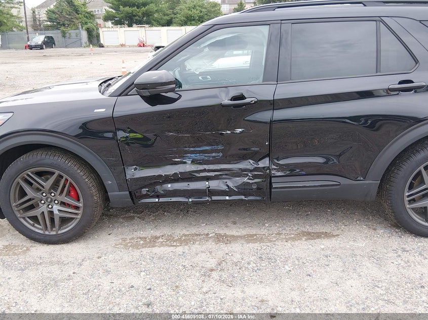 2025 Ford Explorer VIN 1FMUK8KH0SGB47471 IAAI salvage auction — SIDE, Salvage Title, sold $17,200 on 2026-08-22 (photo 6)