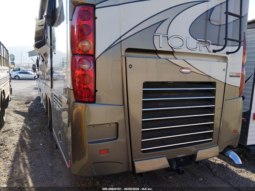 2013 Freightliner Chassis VIN 4UZFCUCY2DCFG3821 IAAI salvage auction — SIDE, Wait Title, sold $7,525 on 2026-10-09 (photo 3)