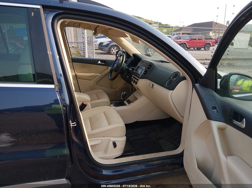 2013 Volkswagen Tiguan VIN WVGBV7AX8DW544159 IAAI salvage auction — NORMAL WEAR, Salvage Title, sold $325 on 2026-07-23 (photo 5)
