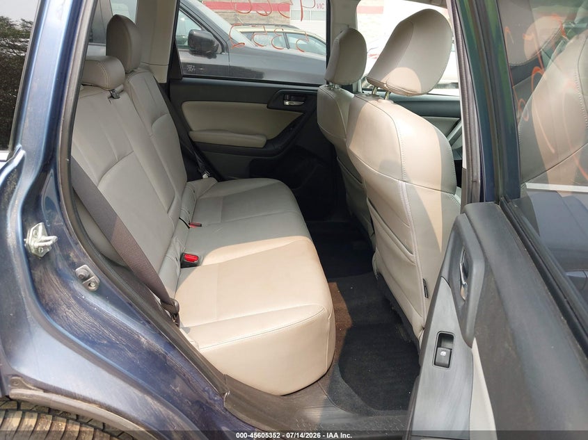 2014 Subaru Forester VIN JF2SJAHC2EH470714 IAAI salvage auction — RIGHT SIDE, Salvage Title, sold $700 on 2026-07-26 (photo 8)