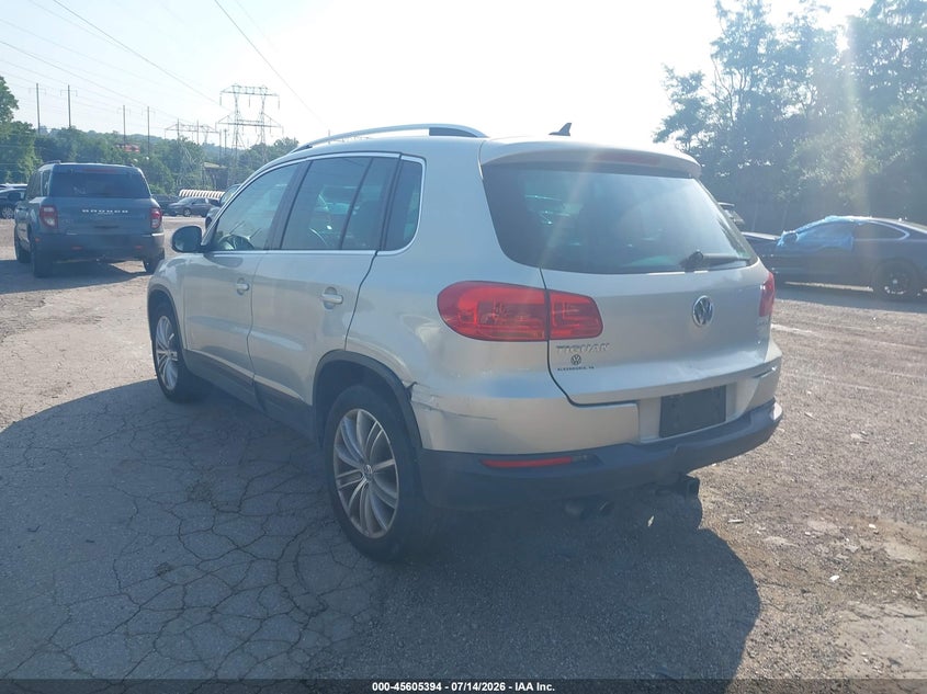2015 Volkswagen Tiguan VIN WVGAV7AX2FW537917 IAAI salvage auction — NORMAL WEAR, Clear (Pennsylvania), sold $400 on 2026-07-24 (photo 3)