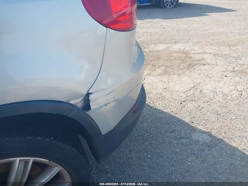 2015 Volkswagen Tiguan VIN WVGAV7AX2FW537917 IAAI salvage auction — NORMAL WEAR, Clear (Pennsylvania), sold $400 on 2026-07-24 (photo 6)
