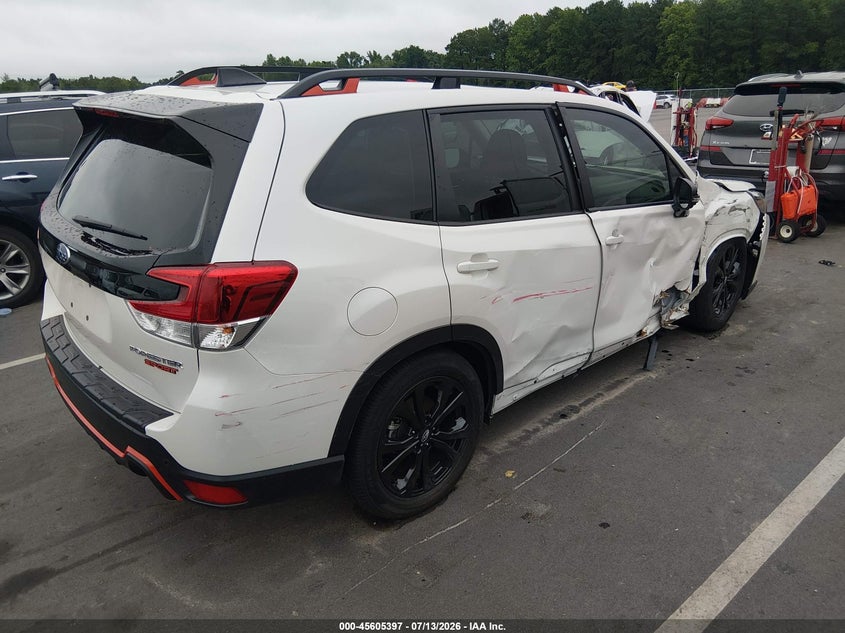 2024 Subaru Forester VIN JF2SKAGC5RH426436 IAAI salvage auction — RIGHT FRONT, Salvage Title, sold $6,900 on 2026-08-01 (photo 4)