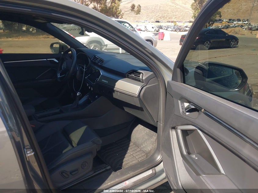 2025 Audi Q3 VIN WA1DECF3XS1015506 IAAI salvage auction — REAR END, Salvage Title, sold $10,700 on 2026-07-27 (photo 5)