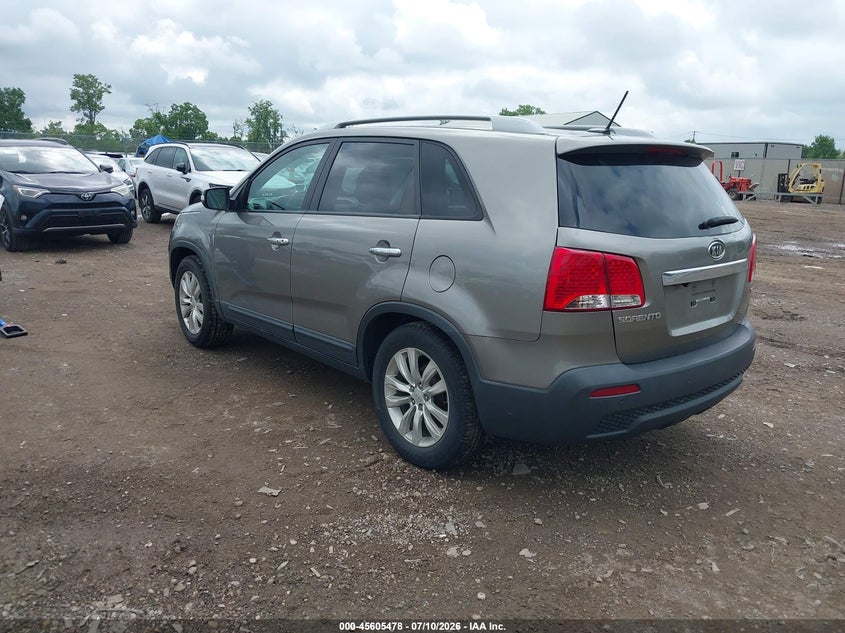 2011 Kia Sorento VIN 5XYKU4A11BG035719 IAAI salvage auction — NORMAL WEAR, Clear (Indiana), sold $1,050 on 2026-07-16 (photo 3)