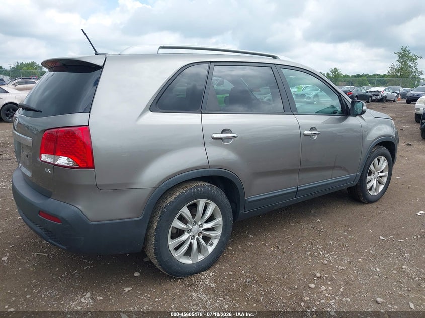 2011 Kia Sorento VIN 5XYKU4A11BG035719 IAAI salvage auction — NORMAL WEAR, Clear (Indiana), sold $1,050 on 2026-07-16 (photo 4)
