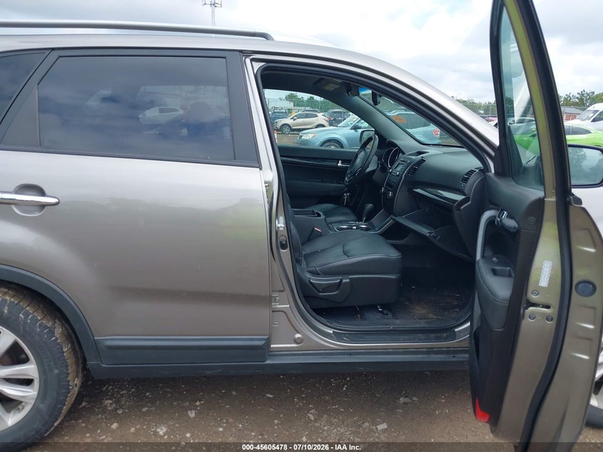 2011 Kia Sorento VIN 5XYKU4A11BG035719 IAAI salvage auction — NORMAL WEAR, Clear (Indiana), sold $1,050 on 2026-07-16 (photo 5)