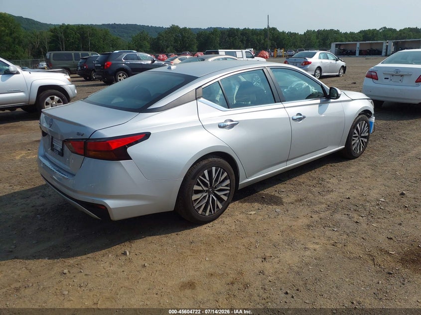 2023 Nissan Altima VIN 1N4BL4DV3PN424952 IAAI salvage auction — FRONT END, Salvage Title, sold $3,950 on 2026-07-25 (photo 4)