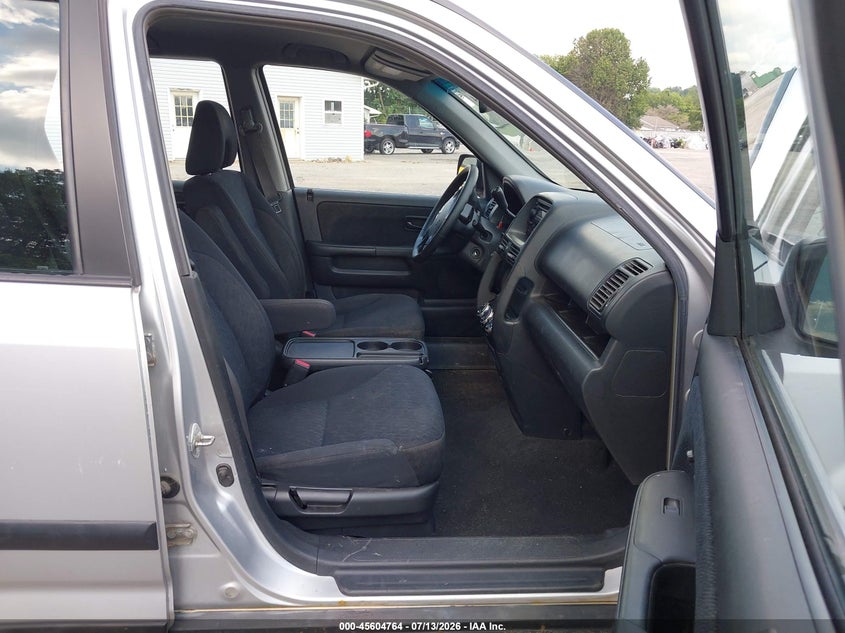 2005 Honda Cr-v VIN SHSRD785X5U306760 IAAI salvage auction — NORMAL WEAR, Clear, sold $775 on 2026-07-27 (photo 5)
