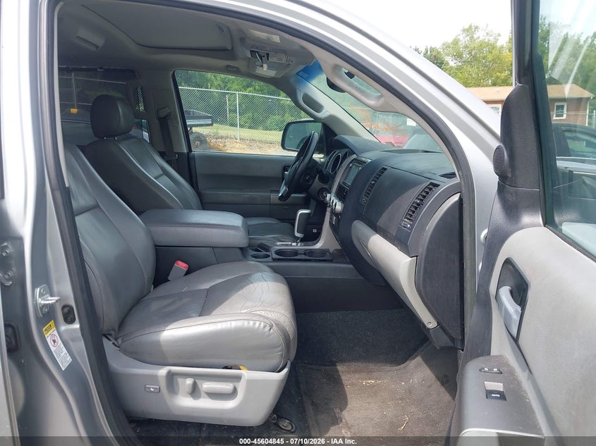 2015 Toyota Sequoia VIN 5TDJY5G11FS121554 IAAI salvage auction — NORMAL WEAR, Clear (Virginia), sold $1,600 on 2026-07-28 (photo 5)