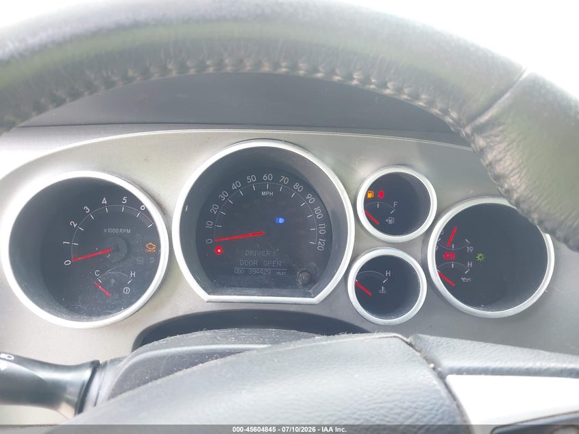 2015 Toyota Sequoia VIN 5TDJY5G11FS121554 IAAI salvage auction — NORMAL WEAR, Clear (Virginia), sold $1,600 on 2026-07-28 (photo 7)