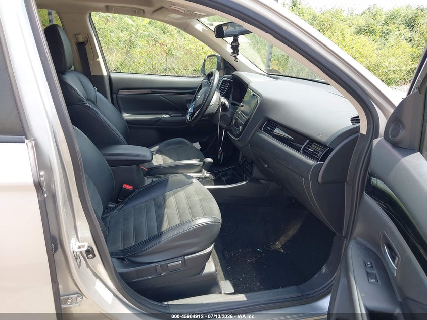 2019 Mitsubishi Outlander VIN JA4AZ3A31KZ008587 IAAI salvage auction — LEFT REAR, Salvage (Pennsylvania), sold $3,500 on 2026-07-28 (photo 5)