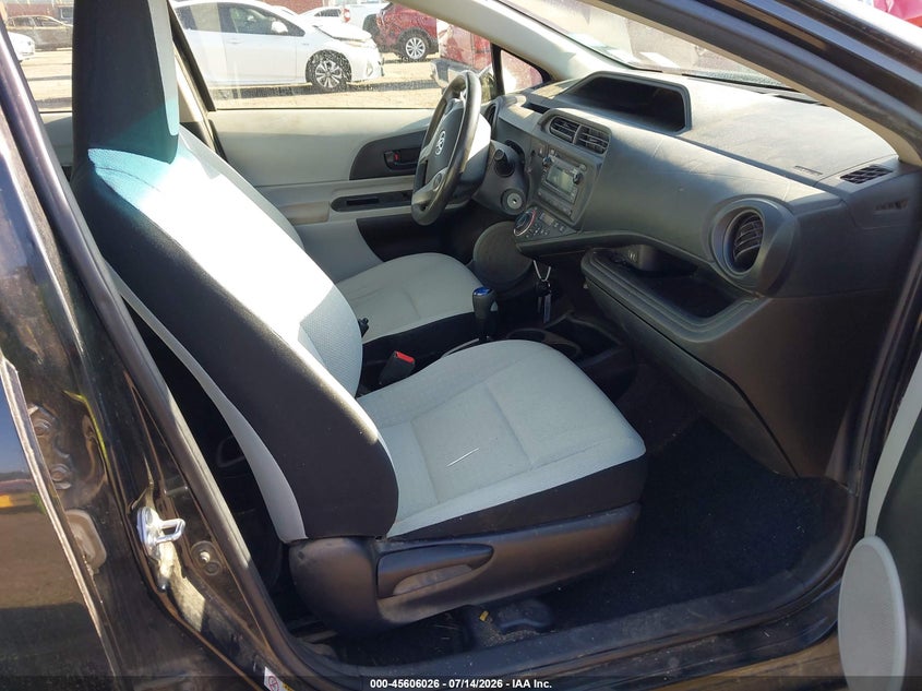 2014 Toyota Prius c VIN JTDKDTB39E1063735 IAAI salvage auction — LEFT SIDE, Salvage (California), sold $225 on 2026-07-28 (photo 5)