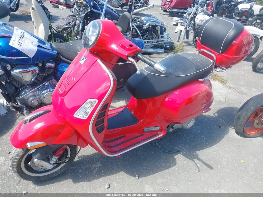 2010 Vespa Gts 300 VIN ZAPM459L6A5700740 IAAI salvage auction — LEFT SIDE, Salvage (Georgia), sold $1,200 on 2026-08-19 (photo 2)