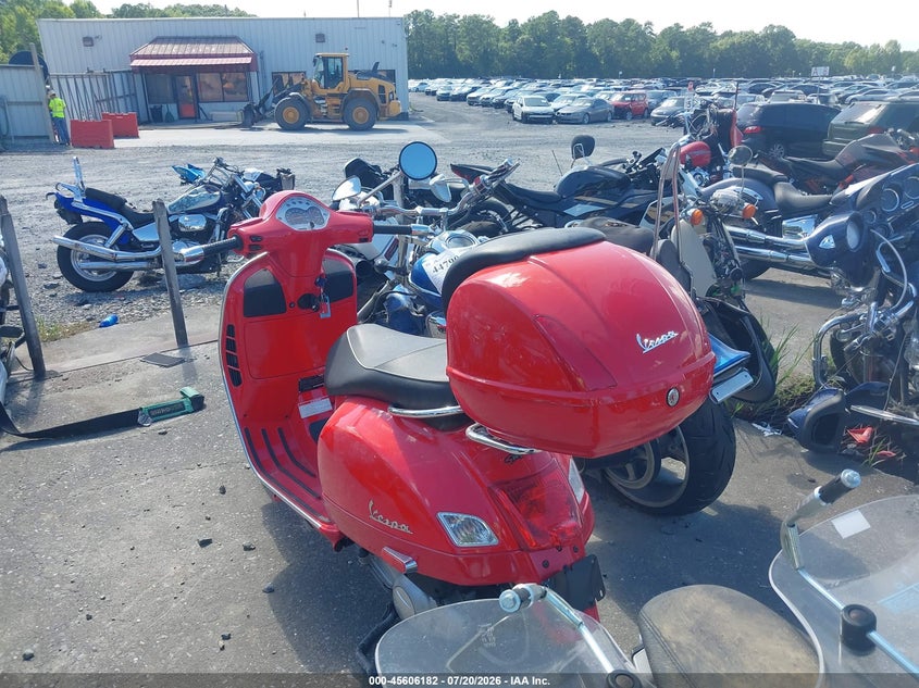 2010 Vespa Gts 300 VIN ZAPM459L6A5700740 IAAI salvage auction — LEFT SIDE, Salvage (Georgia), sold $1,200 on 2026-08-19 (photo 3)