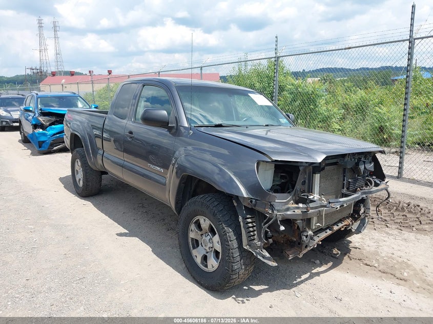 2013 Toyota Tacoma VIN 5TFUU4ENXDX077036 IAAI salvage auction — FRONT END, Salvage (Pennsylvania), sold $4,250 on 2026-07-28 (photo 1)