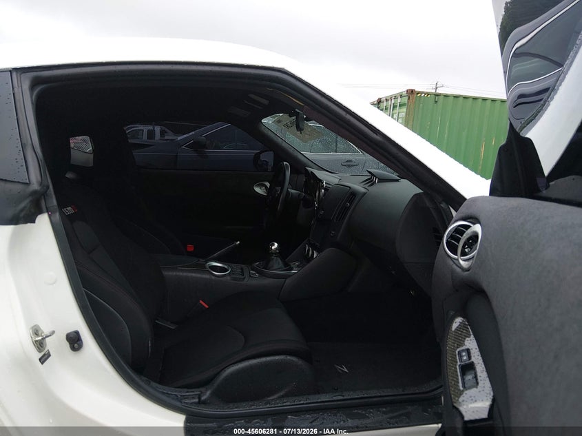 2012 Nissan 370z VIN JN1AZ4EH9CM561233 IAAI salvage auction — REAR END, Salvage Title, sold $7,200 on 2026-08-12 (photo 5)