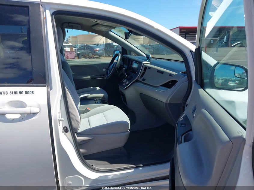2020 Toyota Sienna VIN 5TDKZ3DC4LS054181 IAAI salvage auction — FRONT END, Salvage Title, sold $1,250 on 2026-07-21 (photo 5)