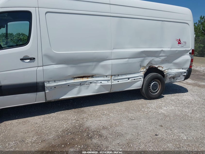 2015 Mercedes-benz Sprinter VIN WD3PE8DC9F5954643 IAAI salvage auction — LEFT SIDE, Salvage (Missouri), sold $1,050 on 2026-07-28 (photo 6)