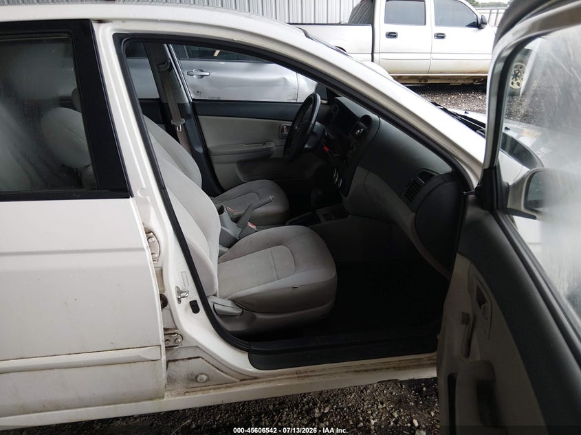 2009 Kia Spectra VIN KNAFE221695624184 IAAI salvage auction — NORMAL WEAR, Clear (Louisiana), sold $425 on 2026-07-29 (photo 5)