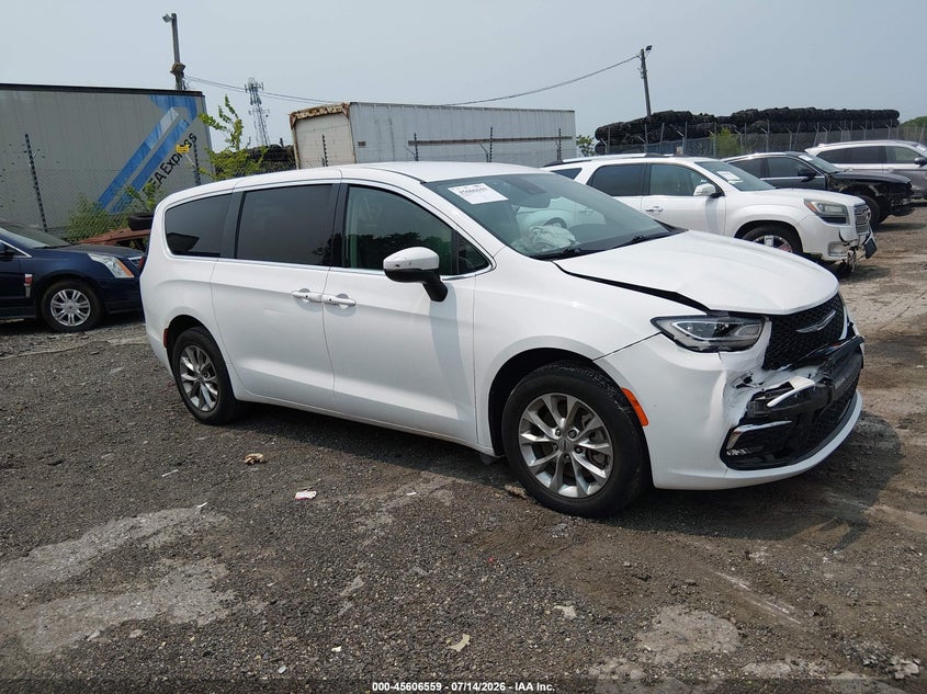 2023 Chrysler Pacifica VIN 2C4RC3BG9PR570072 IAAI salvage auction — FRONT END, Wait Title, sold $6,200 on 2026-08-26 (photo 1)