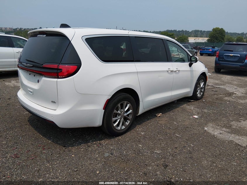 2023 Chrysler Pacifica VIN 2C4RC3BG9PR570072 IAAI salvage auction — FRONT END, Wait Title, sold $6,200 on 2026-08-26 (photo 4)