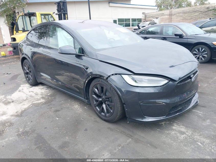 2025 Tesla Model x VIN 7SAXCDE52SF470927 — IAAI salvage auction photo