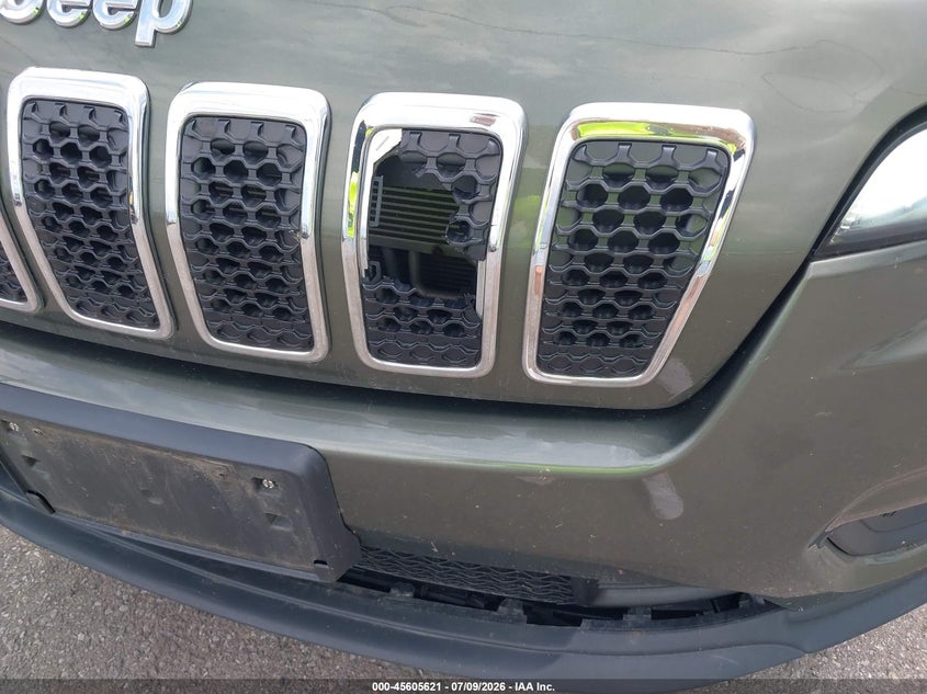 2019 Jeep Cherokee VIN 1C4PJMCB9KD343630 IAAI salvage auction — NORMAL WEAR, Sf97 (New York), sold $12,000 on 2026-07-31 (photo 6)