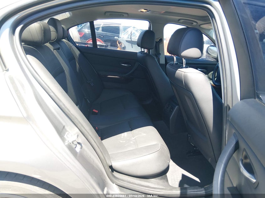 2011 BMW 3 series VIN WBAPH7G50BNM59047 IAAI salvage auction — NORMAL WEAR, Clear (Nevada), sold $100 on 2026-07-24 (photo 8)
