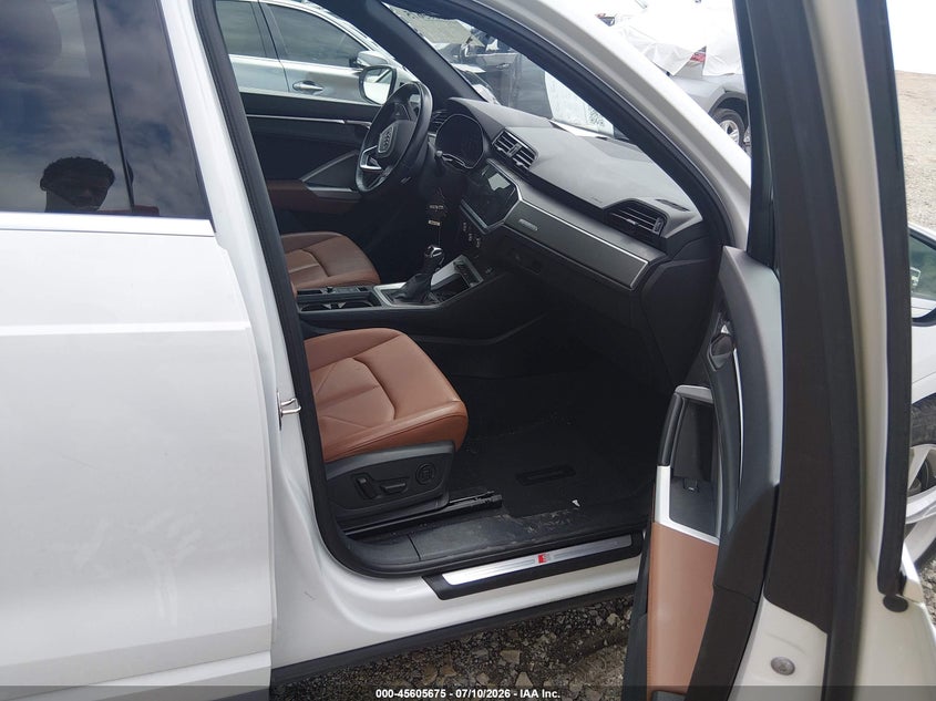 2024 Audi Q3 VIN WA1DECF30R1031207 IAAI salvage auction — UNKNOWN, Salvage Title, sold $17,350 on 2026-08-20 (photo 5)