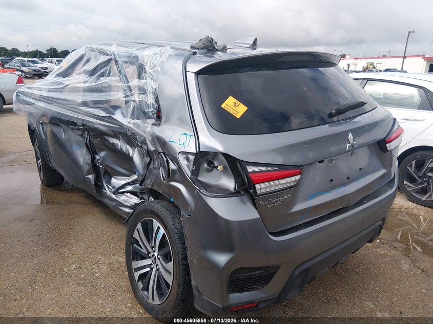 2025 Mitsubishi Outlander VIN JA4ARUAU9SU010759 IAAI salvage auction — BIO HAZARD, Certificate Of Destruction (Florida), sold $1,550 on 2026-07-29 (photo 3)