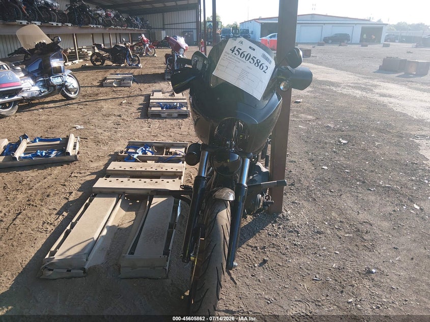 2016 Harley-davidson Low rider VIN 1HD1GS825GC321377 IAAI salvage auction — FRONT END, Salvage Title, sold $2,650 on 2026-10-03 (photo 5)