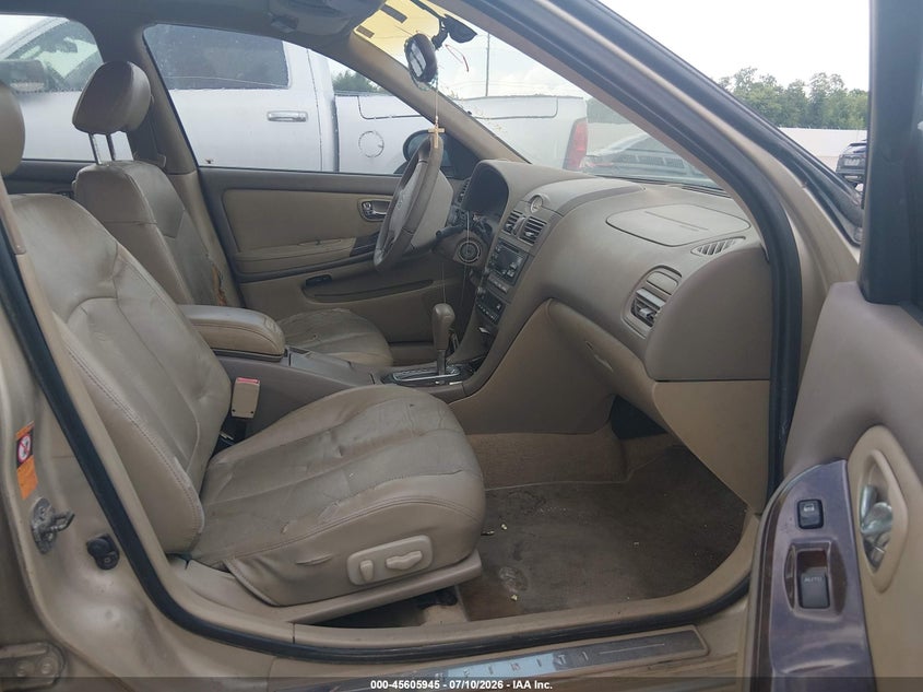 2001 Infiniti I30 VIN JNKCA31A41T034136 IAAI salvage auction — NORMAL WEAR, Original (Texas), sold $125 on 2026-07-31 (photo 5)
