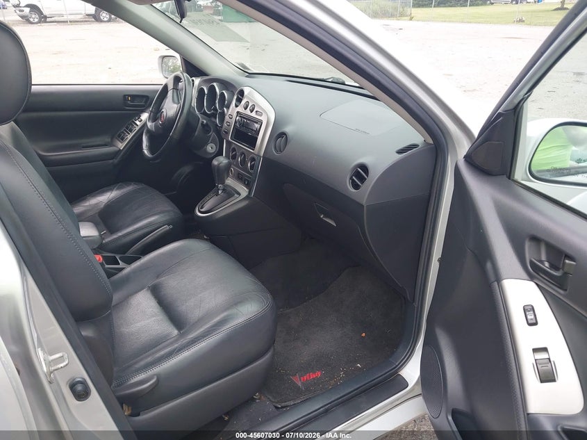 2005 Pontiac Vibe VIN 5Y2SM63815Z435338 IAAI salvage auction — NORMAL WEAR, Clear (New York), sold $175 on 2026-07-21 (photo 5)
