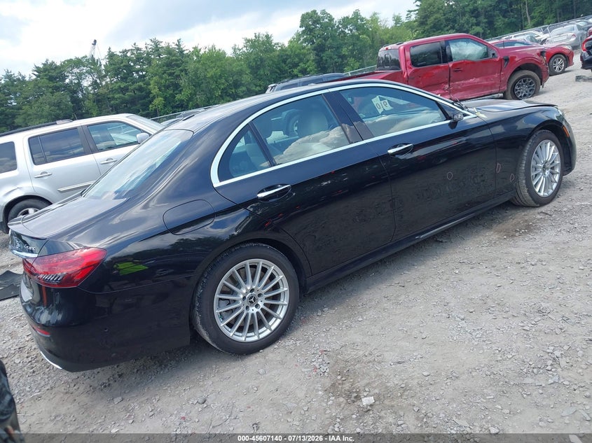 2021 Mercedes-benz E-klasse VIN W1KZF5KB0MA932884 IAAI salvage auction — RIGHT FRONT, Salvage Title, sold $25 on 2026-07-28 (photo 4)