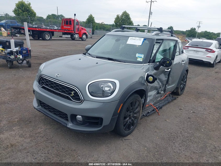 2019 Mini VIN WMZYU7C51K3F94335 IAAI salvage auction — SIDE, Salvage Title, sold $3,375 on 2026-09-01 (photo 2)