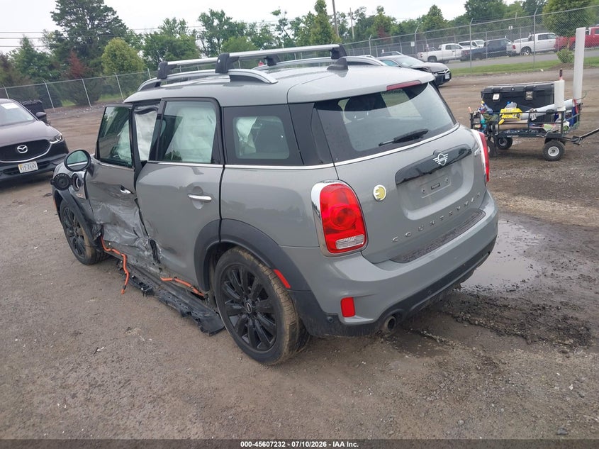 2019 Mini VIN WMZYU7C51K3F94335 IAAI salvage auction — SIDE, Salvage Title, sold $3,375 on 2026-09-01 (photo 3)