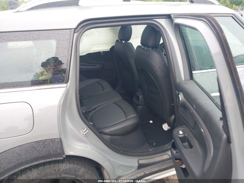 2019 Mini VIN WMZYU7C51K3F94335 IAAI salvage auction — SIDE, Salvage Title, sold $3,375 on 2026-09-01 (photo 8)