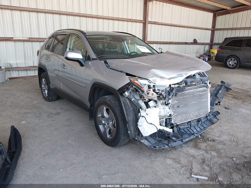 2022 Toyota Rav 4 VIN 2T3P1RFV1NC256672 — IAAI salvage auction photo