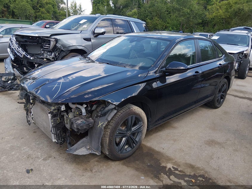 2024 Volkswagen Jetta VIN 3VW7M7BU2RM043094 IAAI salvage auction — FRONT END, Salvage Title, sold $5,400 on 2026-10-01 (photo 2)