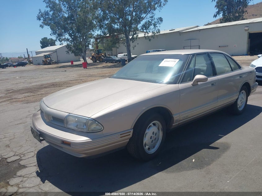 1992 Oldsmobile .88 VIN 1G3HY53L1NH375242 IAAI salvage auction — SIDE, Clear - Dealer Only (California), sold $75 on 2026-07-21 (photo 2)