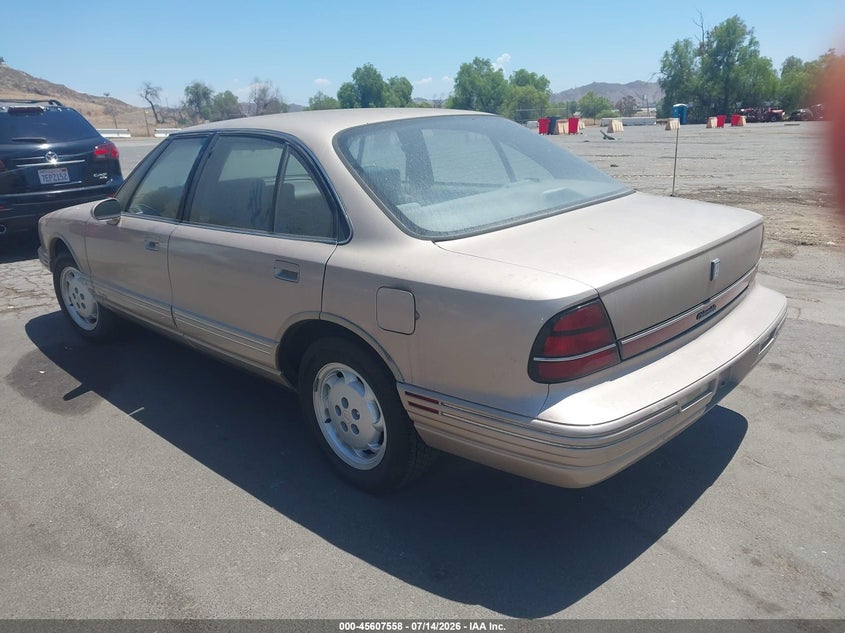 1992 Oldsmobile .88 VIN 1G3HY53L1NH375242 IAAI salvage auction — SIDE, Clear - Dealer Only (California), sold $75 on 2026-07-21 (photo 3)