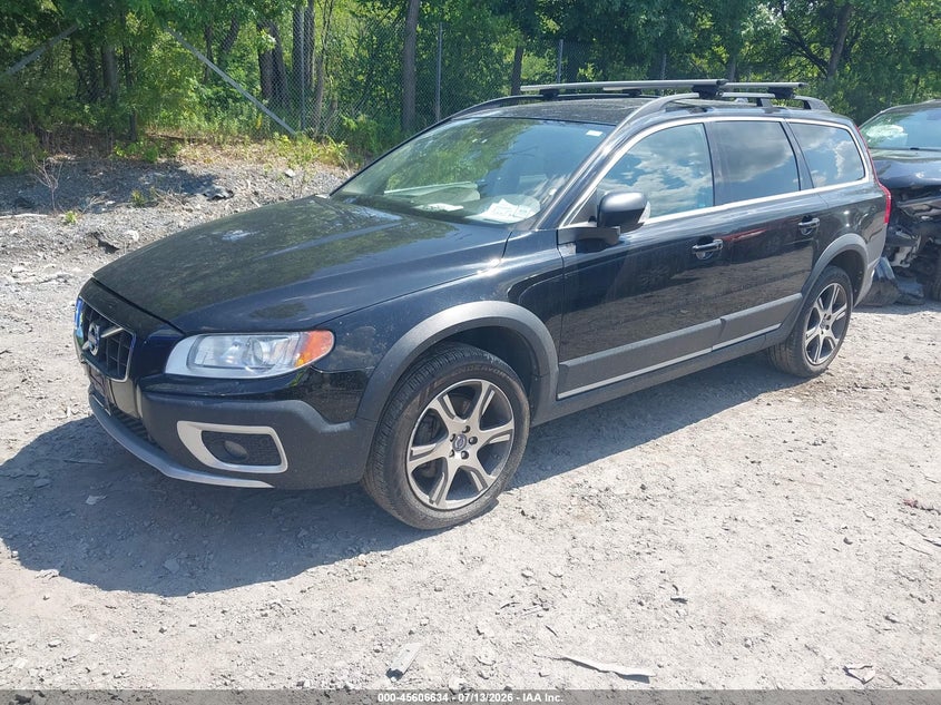 2013 Volvo Xc70 VIN YV4902BZ5D1163982 IAAI salvage auction — NORMAL WEAR, Clear (New York), sold $400 on 2026-07-28 (photo 2)