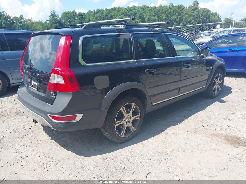 2013 Volvo Xc70 VIN YV4902BZ5D1163982 IAAI salvage auction — NORMAL WEAR, Clear (New York), sold $400 on 2026-07-28 (photo 4)