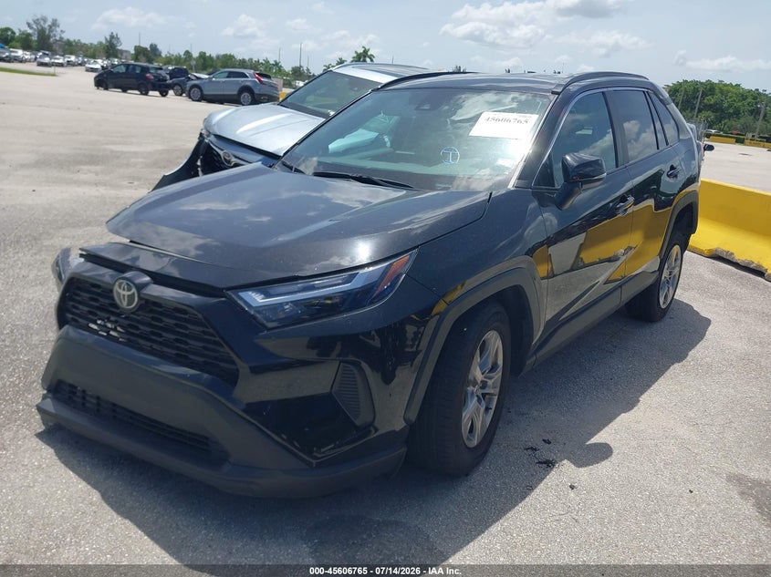 2024 Toyota Rav4 VIN 2T3W1RFV4RW334314 IAAI salvage auction — RIGHT SIDE, Rebuildable (Florida), sold $6,750 on 2026-08-19 (photo 2)