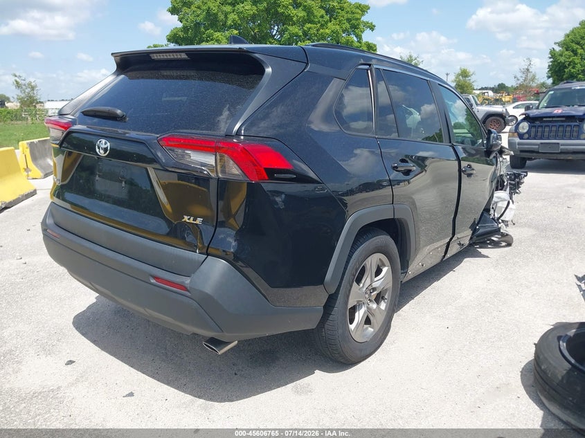 2024 Toyota Rav4 VIN 2T3W1RFV4RW334314 IAAI salvage auction — RIGHT SIDE, Rebuildable (Florida), sold $6,750 on 2026-08-19 (photo 4)
