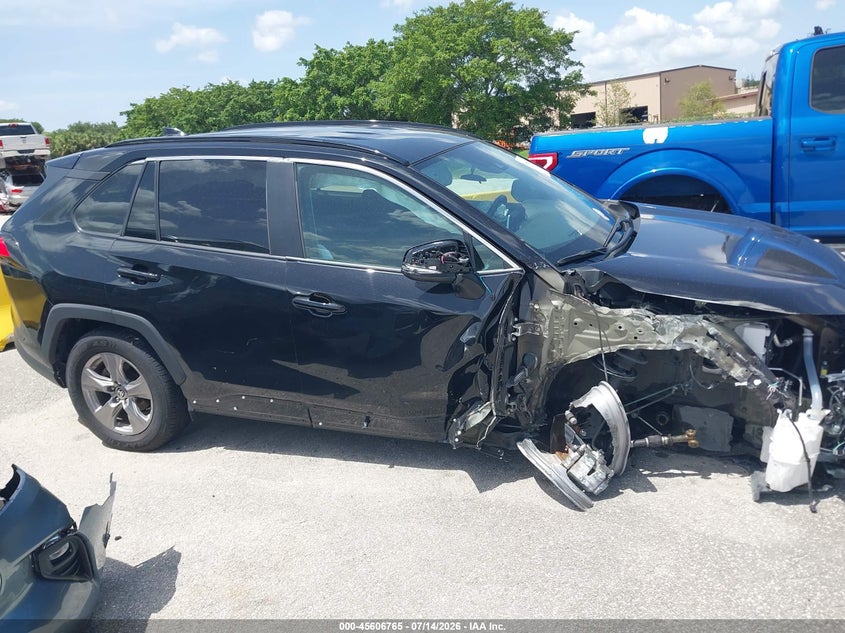 2024 Toyota Rav4 VIN 2T3W1RFV4RW334314 IAAI salvage auction — RIGHT SIDE, Rebuildable (Florida), sold $6,750 on 2026-08-19 (photo 6)